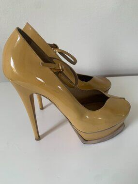 Yves St Laurent Nude Patent leather platforms